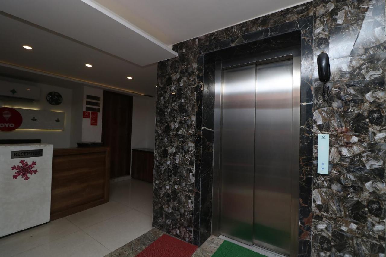 Oyo 9999 Hotel La Wisteria Delhi  Exteriör bild