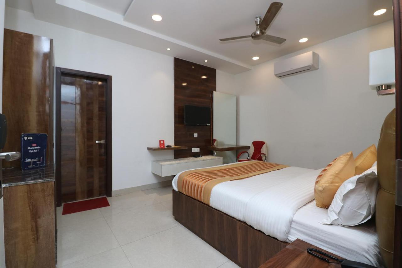 Oyo 9999 Hotel La Wisteria Delhi  Exteriör bild